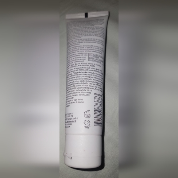 NWT Briogeo Scalp Revival Charcoal + Coconut Oil Micro-Exfoliating Shampoo 2 oz. - Picture 2 of 2